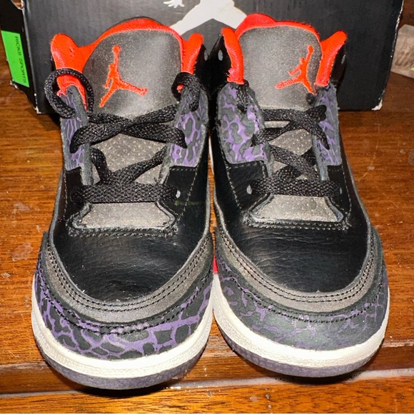 Kids Jordan 3 sneakers size 9.5 - Picture 2 of 8